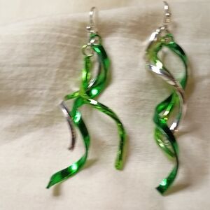 Source Unknown Green and Silver Spiral Earrings